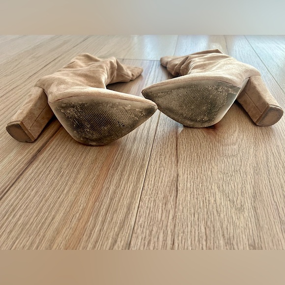 Boots - Picture 4 of 5